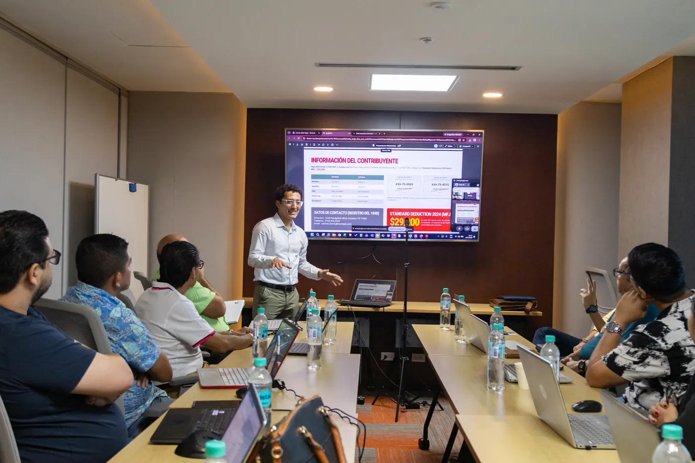 Sesión del programa en las instalaciones de DMA en San Salvador.